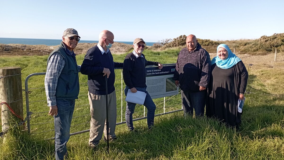 TK14 trustees at whenua